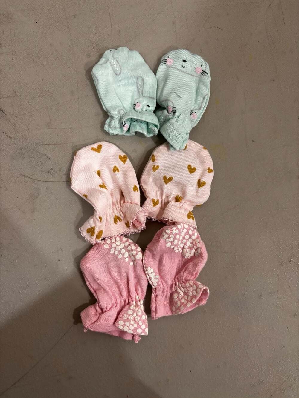Gerber Baby Girl 3-Pack Newborn No-Scratch Mittens